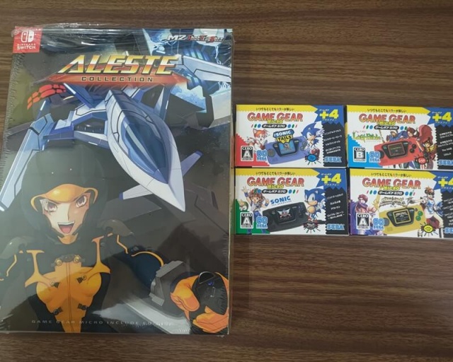 WOW、小さすぎ！　『ゲームギアミクロ』4種＋αのコンプリートセットをお譲りいただきました。