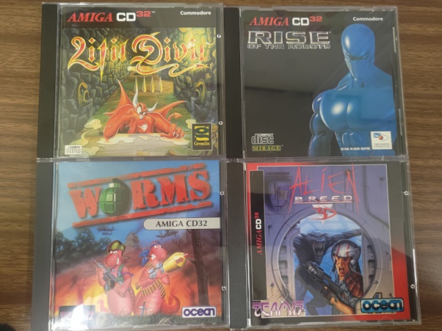 【出張買取】32bit時代の速槍となったインタラクティブマシン『AmigaCD32』のソフトのコレクションをお譲りいただきました。