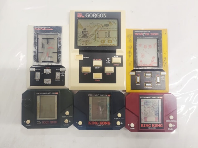 【宅配買取】激しい電子ゲーム競争を駆け抜けた、エポック社の『ポケットデジコム』のコレクションをお譲りいただきました。